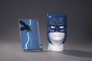 Batman: DKR Book + Mask Set